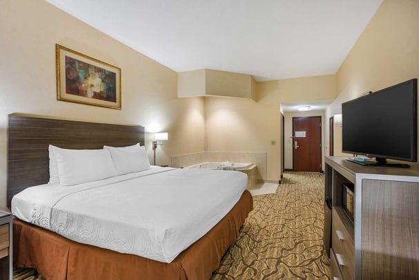 King Room with Whirlpool Tub