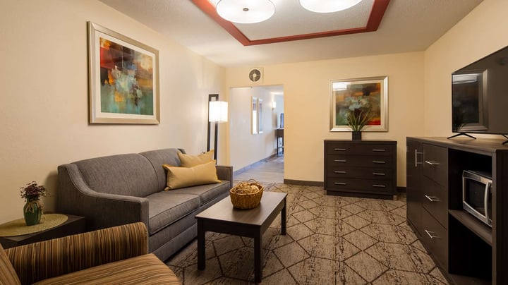 King Suite Living Room