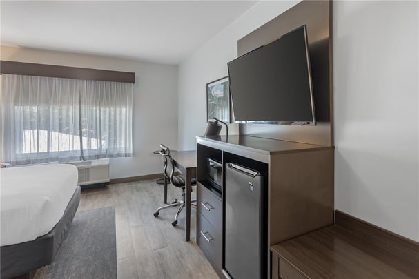 2 Queen Bed Room Shower