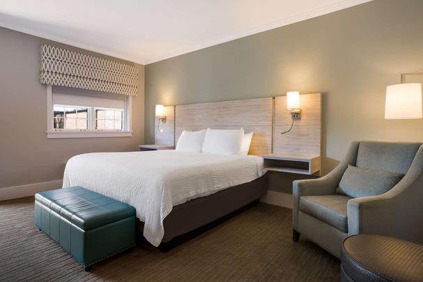 Standard and Accessible King