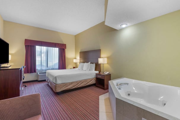 King Guest Room with Jacuzzi