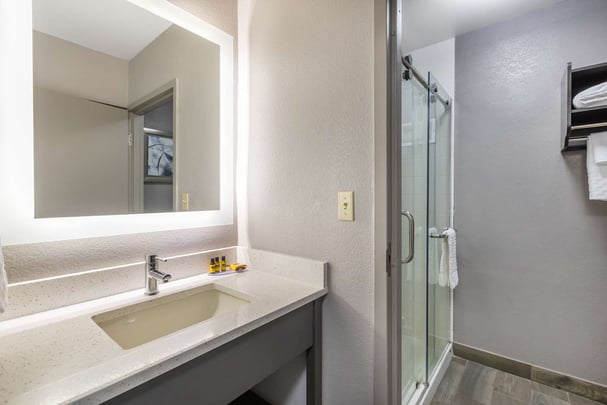 Two Queen - Shower Bath