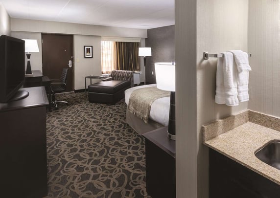 King Whirlpool Room