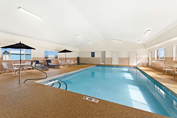 Indoor Pool / Hot Tub