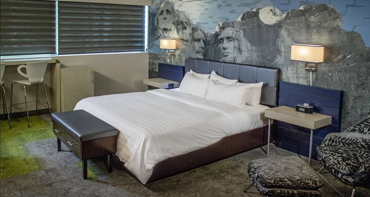 Presidents/EcoPlatinum One King Guest Room