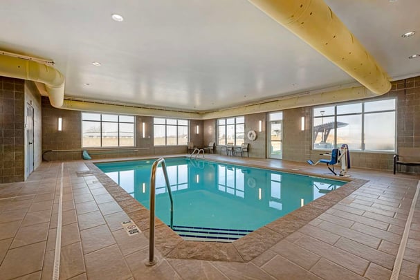 Indoor Pool / Hot Tub