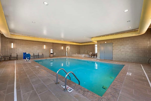 Indoor Pool / Hot Tub