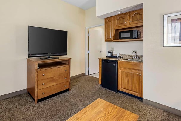 King Whirlpool Suite