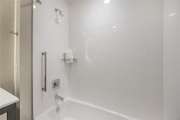 Double Queen Kitchen