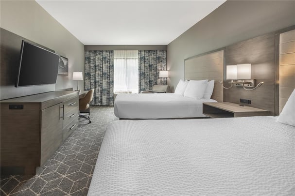 Double Queen Walk-in Shower