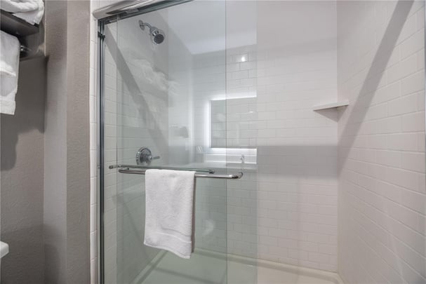 Double Queen Walk-in Shower