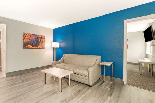 King Suite w/ Kitchenette