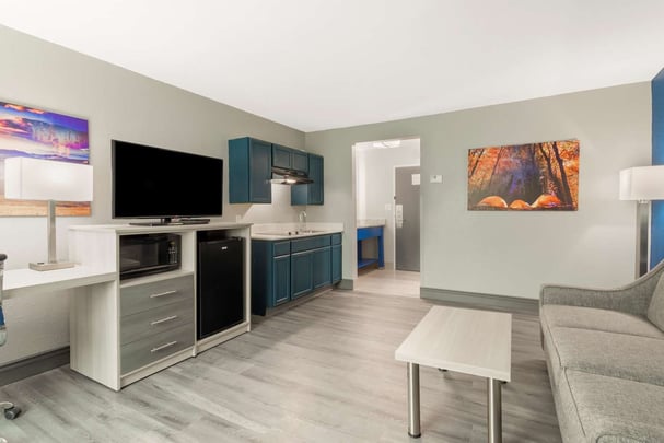 King Suite w/ Kitchenette