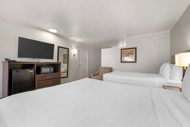 ADA Double Queen - No Smoking