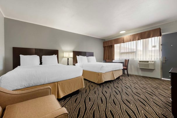 Double Queen - No Smoking