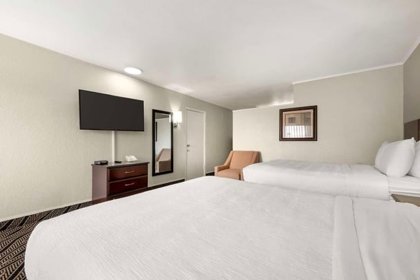 Double Queen - No Smoking