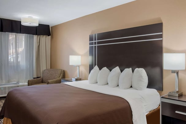 King Guest Room - Jetted Tub