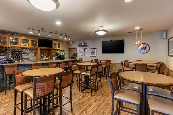 Ol' Barry's Tavern and Surf Club