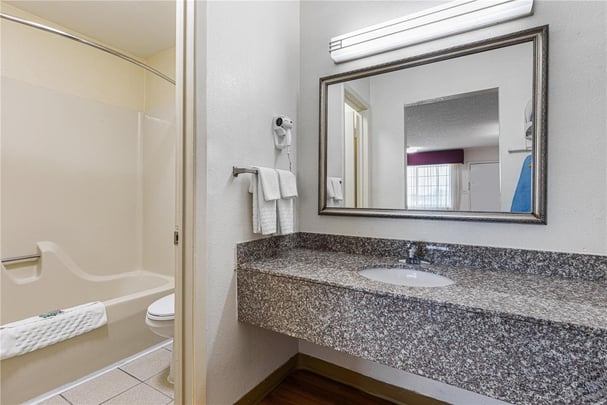 King w/ Sofa Bed - Guest Bath