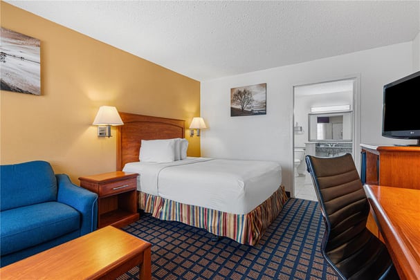 ADA Queen - Roll-In Shower