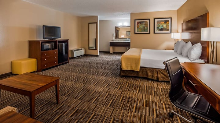 King Guest Room - Sofabed