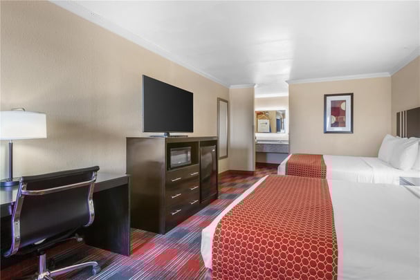 Double Queen - Walk-In Shower