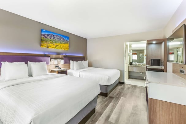 Large Two Queen Room