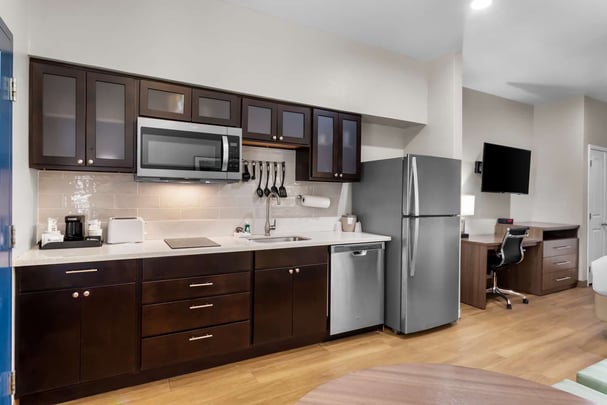 King Suite w/ Sofa Bed & Kitchenette