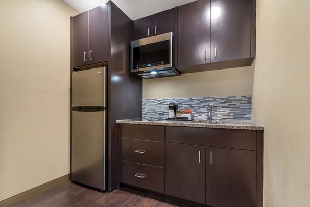 King Suite - Kitchenette