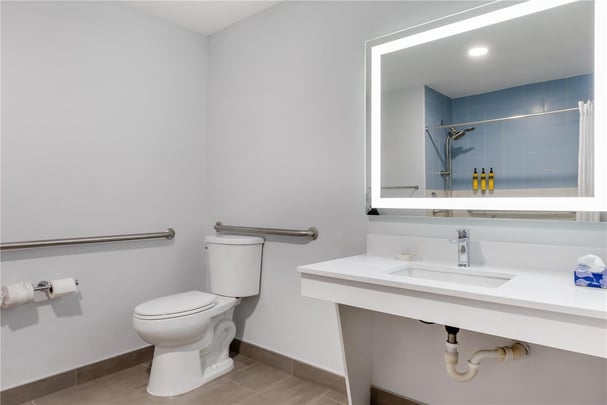 ADA Double Queen - Guest Bath