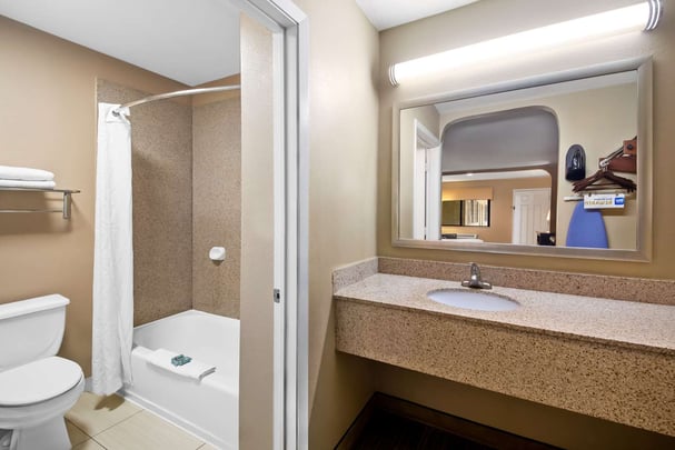 Double Queen w/ Sofa Bed - Guest Bath