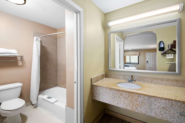 King w/ Loveseat - Guest Bath