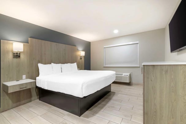 One Bedroom King Suite