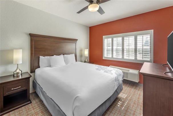 King Suite w/ Kitchenette