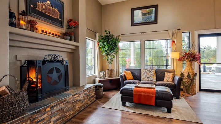 Lobby & Reception Area