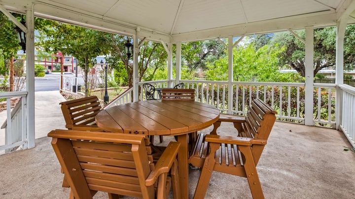 Outdoor Walking Area