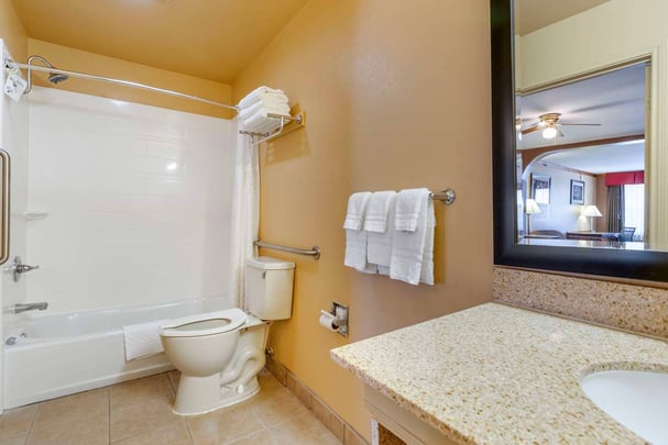 Oversized Two Doubles - Guest Bath