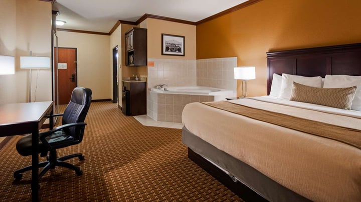 King Whirlpool Room