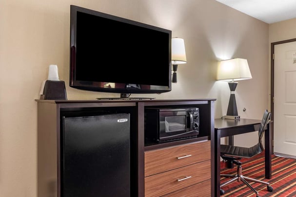 King Whirlpool Guest Room