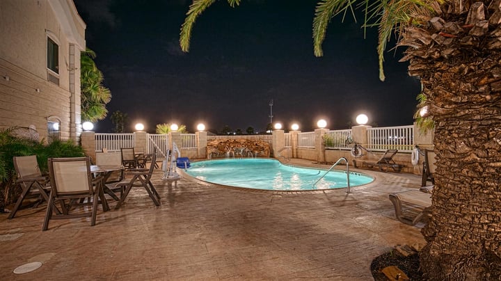 Outdoor Swimming Pool