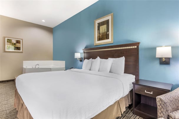 King Suite w/ Jacuzzi