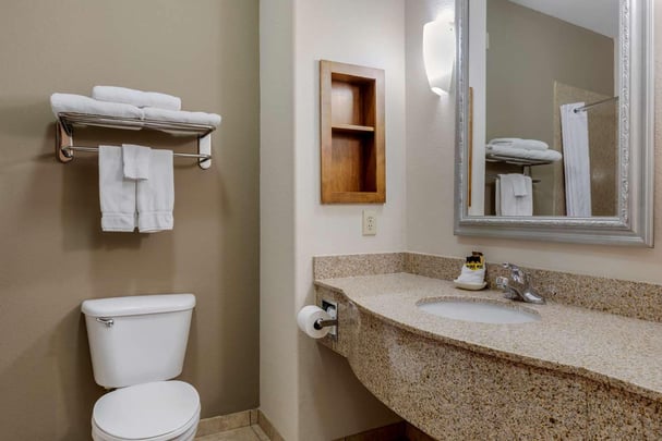 King Suite - Bathroom