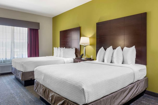 ADA Whirlpool Two Queen