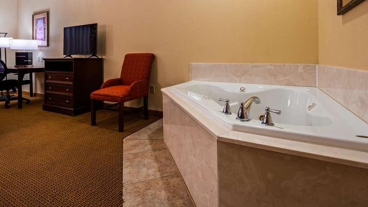 King Suite with Whirlpool
