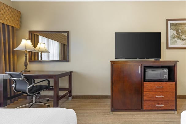 ADA Double Queen - Roll-In Shower