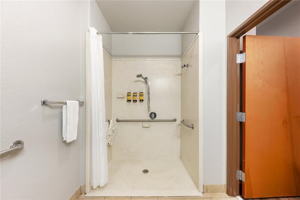 ADA Double Queen - Roll-In Shower