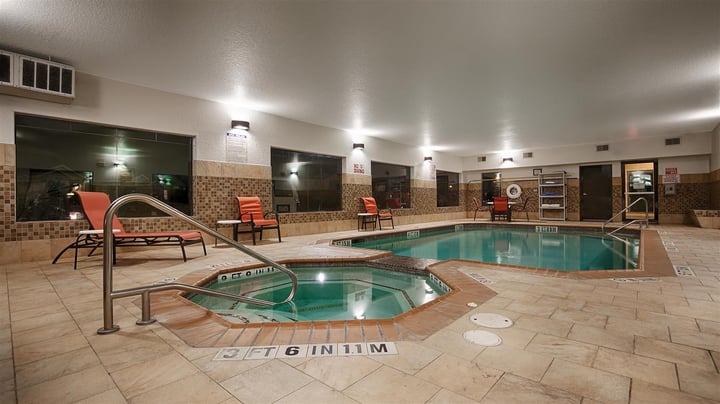 Indoor Swimming Pool & Hot Tub