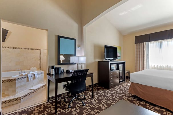 Vaulted King Room w/ a Jetted Tub