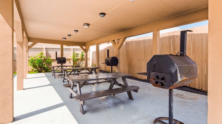 Grilling & Picnic Area