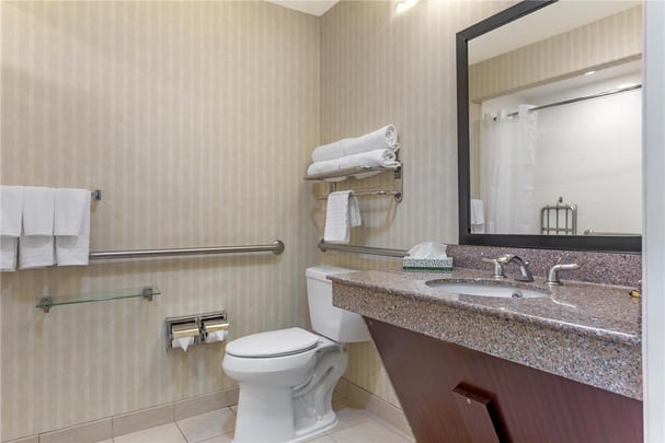 ADA Double Queen Suite - Guest Bath